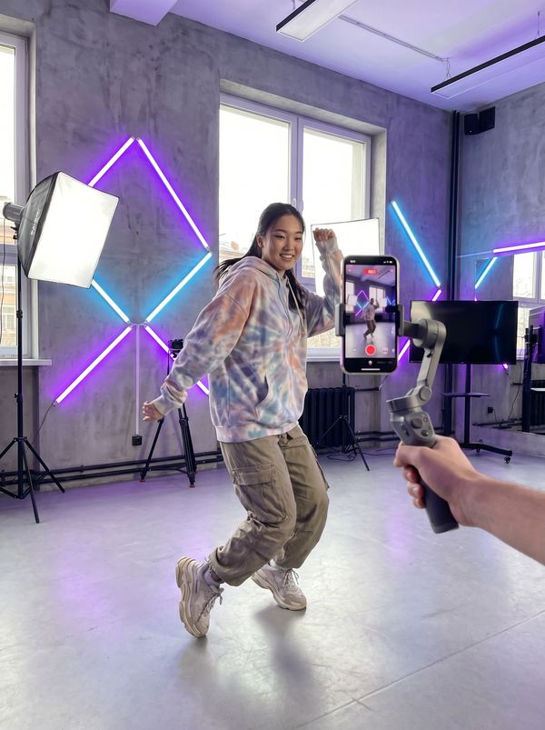 香蕉漫画短视频-潮流舞蹈挑战